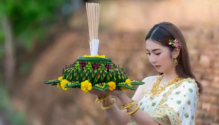 How Is Loy Krathong Celebrated In Thailand